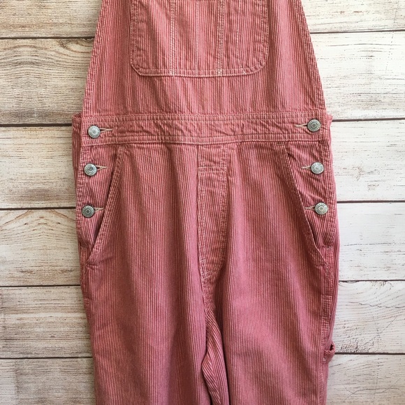 VINTAGE GAP ENGINEER OVERALLS IN RED AND WHITE STRIPES - Picture 4 of 8